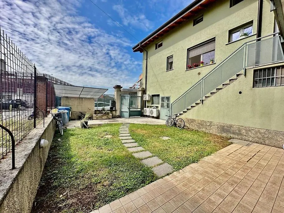 Near Train Station Luxury House 5 Beds Apartment Bergamo