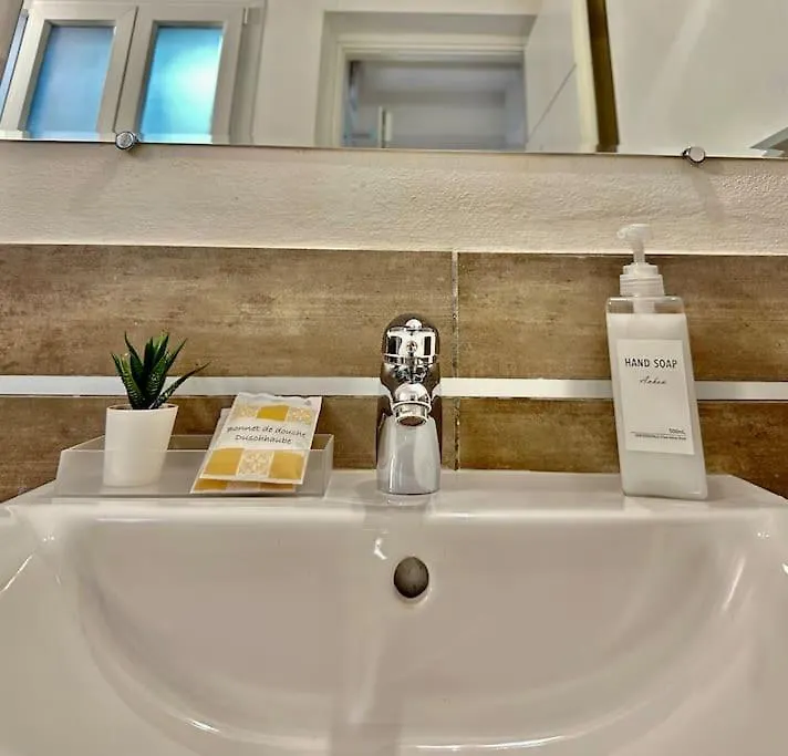 Near Train Station Luxury House 5 Beds Apartment Bergamo 0*,  Italy