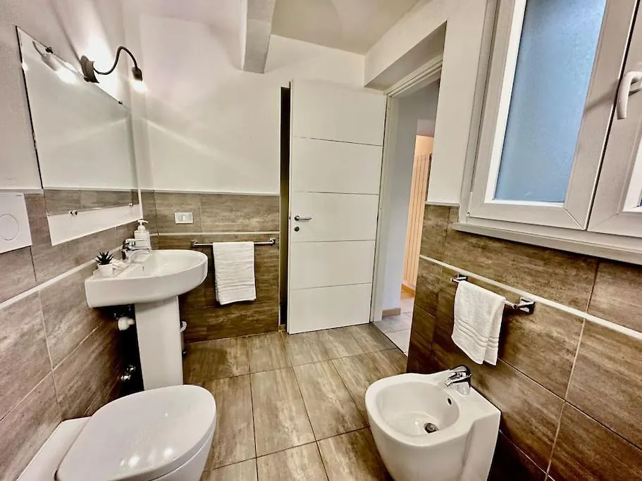 Near Train Station Luxury House 5 Beds Apartment Bergamo