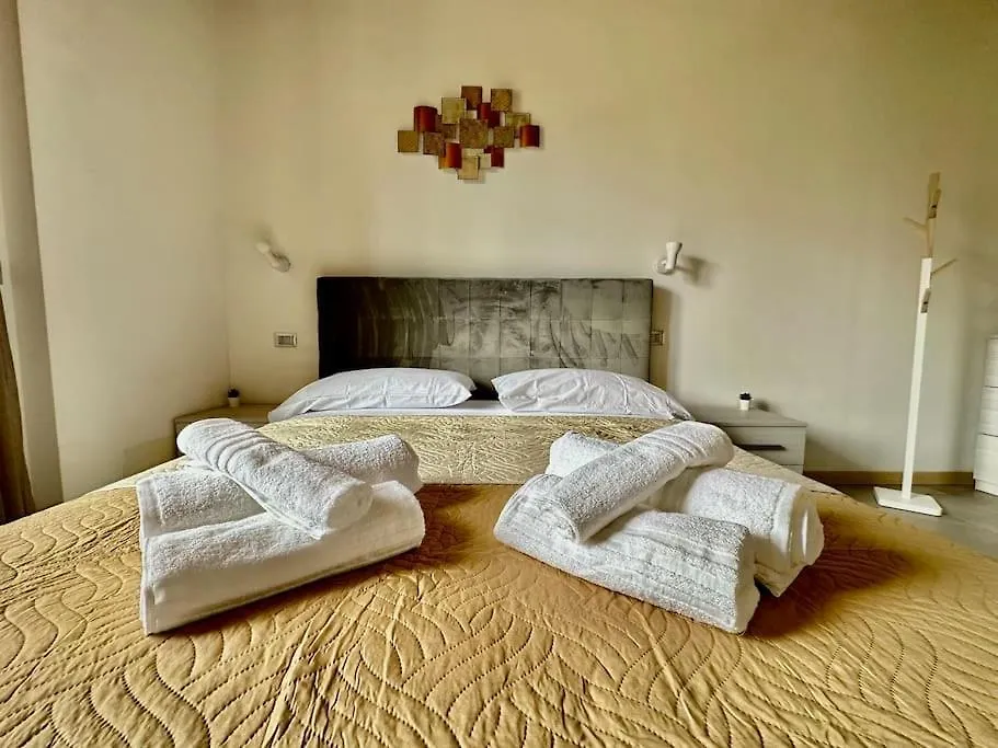 Near Train Station Luxury House 5 Beds Apartment Bergamo