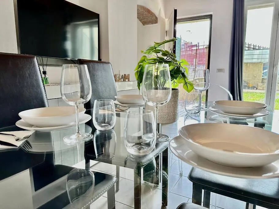 Near Train Station Luxury House 5 Beds Apartment Bergamo Italy