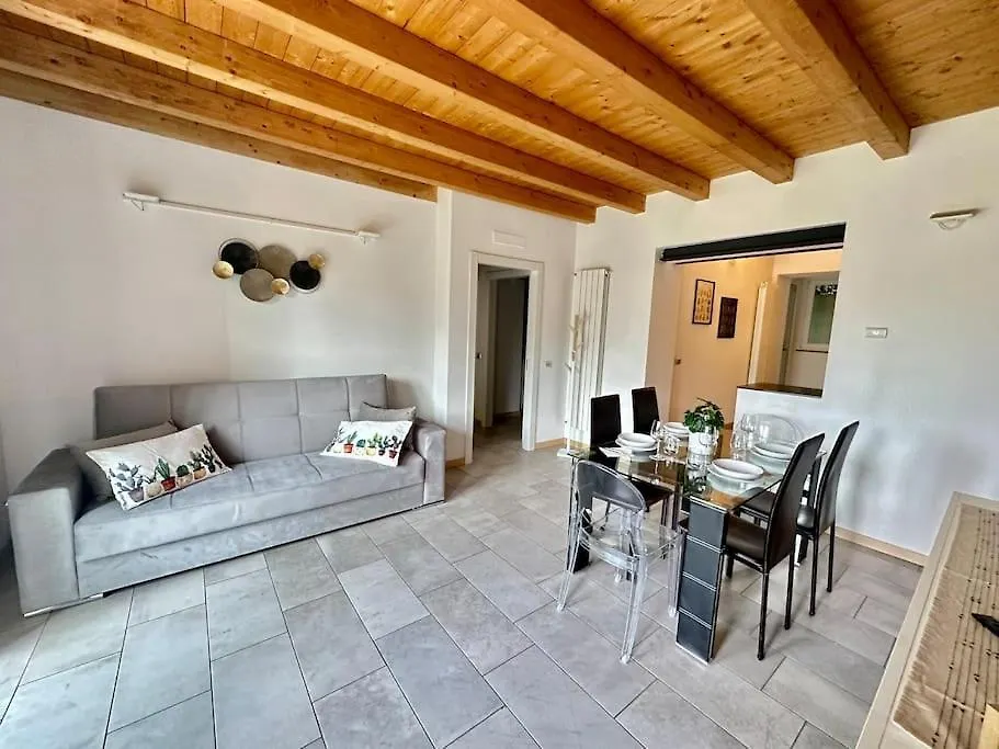Near Train Station Luxury House 5 Beds Apartment Bergamo 0*,  Italy
